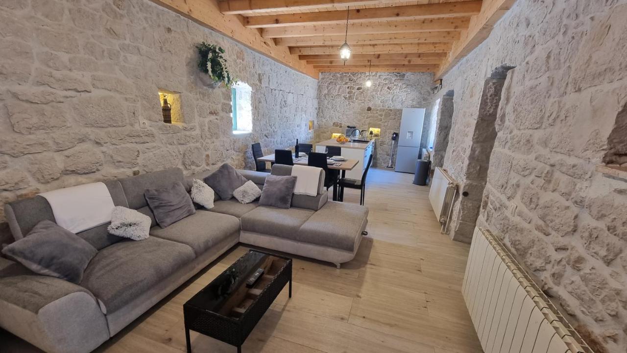 Aga Villa Zagvozd Exteriör bild
